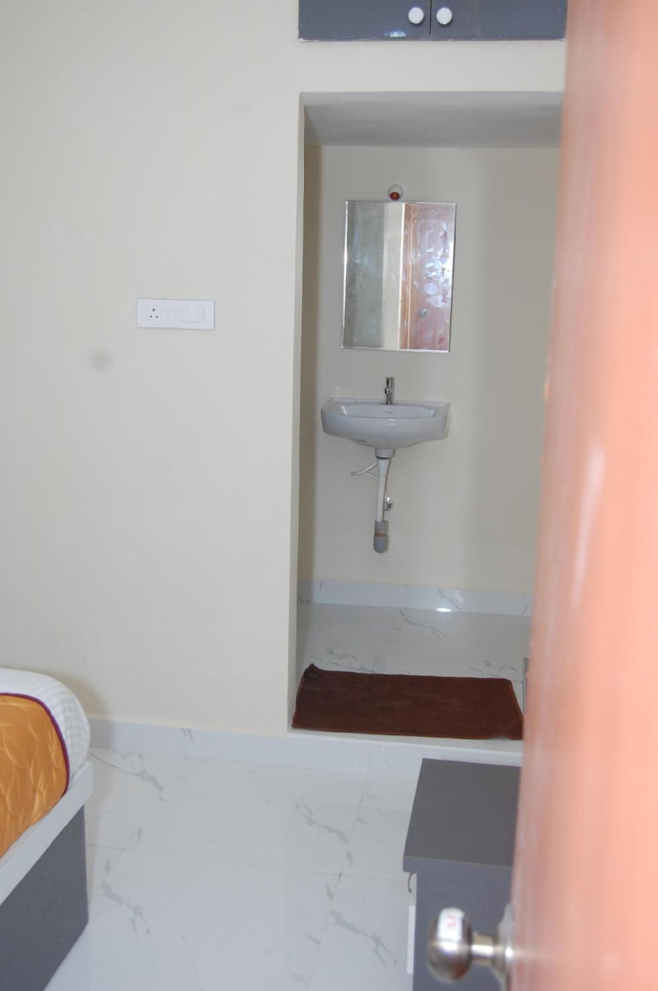 Nest Inn Homestay Tirupati Extérieur photo